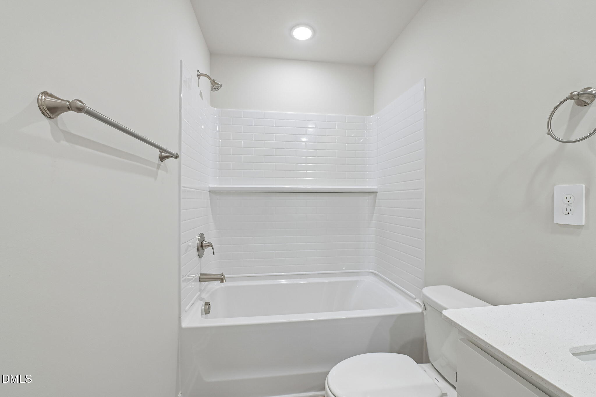 563 Hunter Way Clayton, NC 27520 - Photo 34 of 39 31 - Secondary Bath