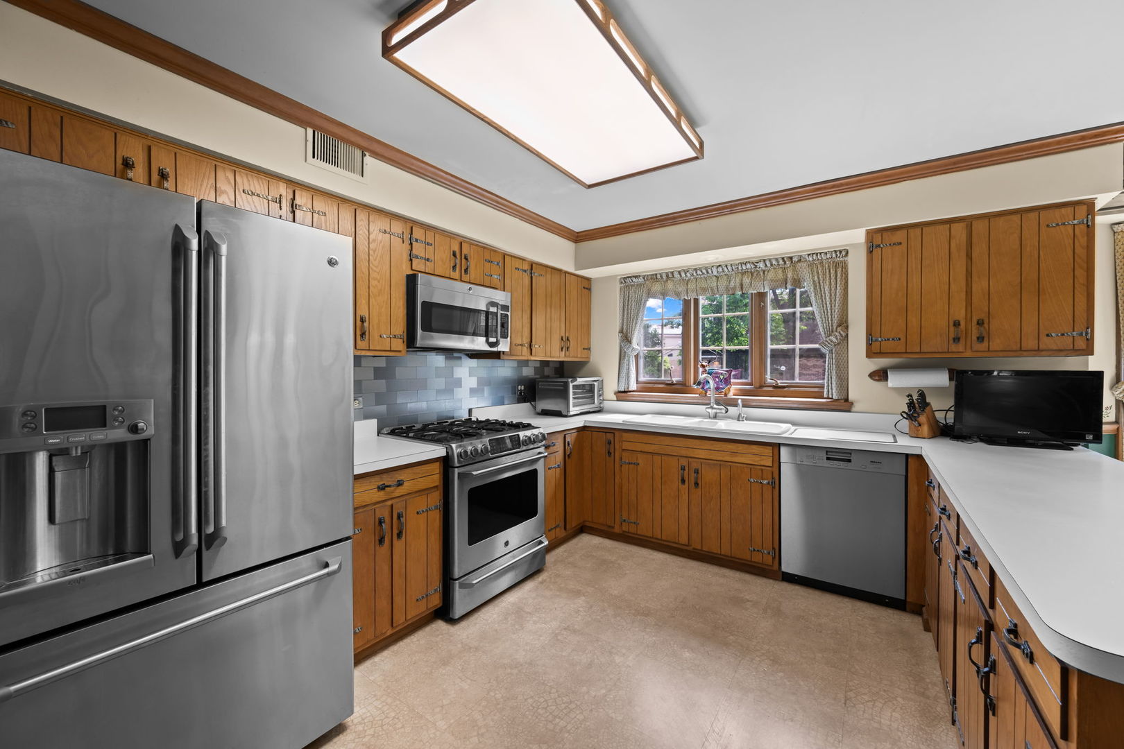 4211 Ridgeland Lane Northbrook, IL 60062 - Photo 17 of 36