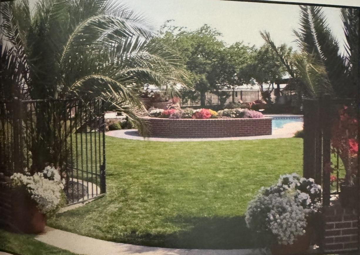 21055 Corral Hollow Road Tracy, CA 95304 - Photo 10 of 19 a view of a garden