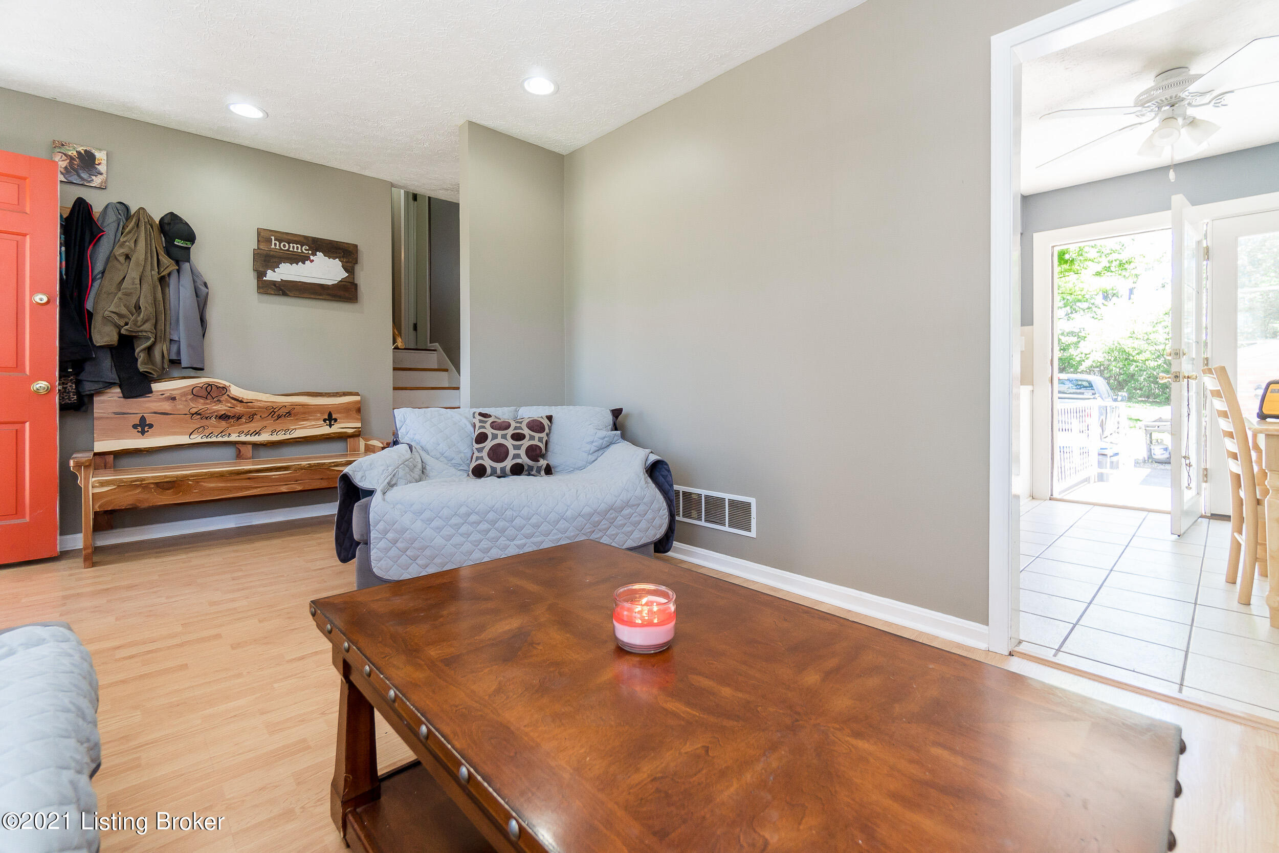 7603 Johnson School Road Louisville, KY 40291 - Photo 12 of 27 Living Room