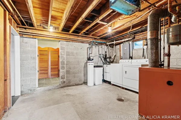 $1,300,000 | 1755 South Shore Drive, Holland, MI 49423