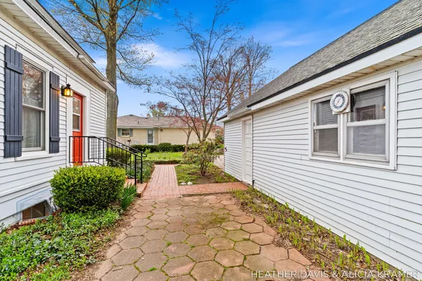 $1,300,000 | 1755 South Shore Drive, Holland, MI 49423