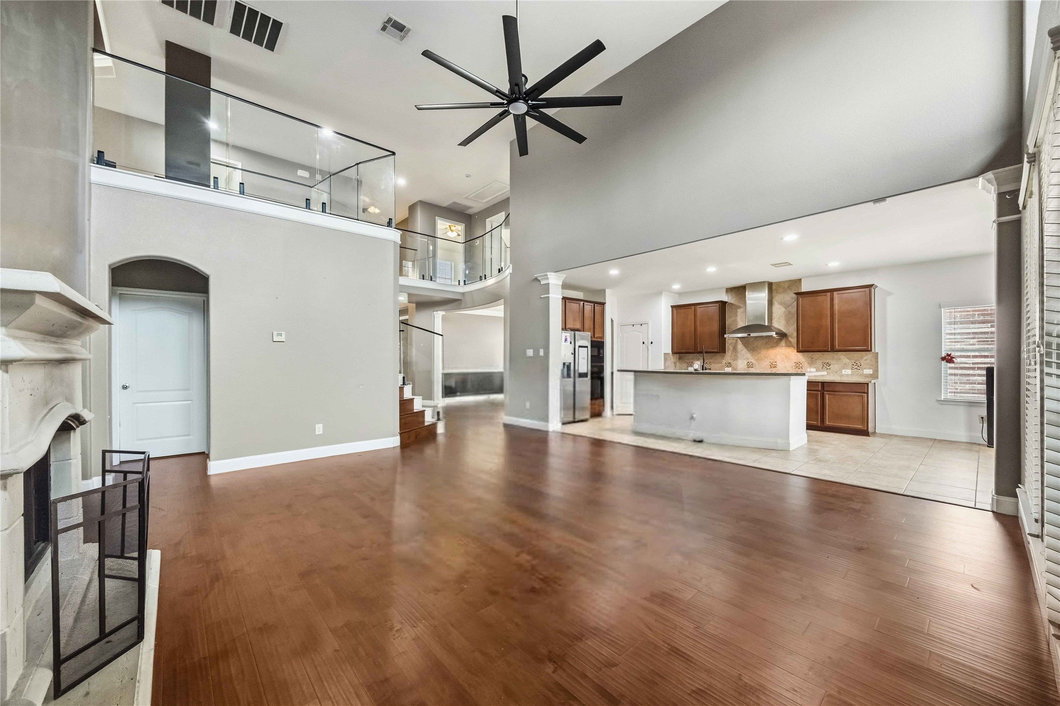 2522 Crystal Shore Drive Rosharon, TX 77583 - Photo 7 of 29 Gallery Image 7