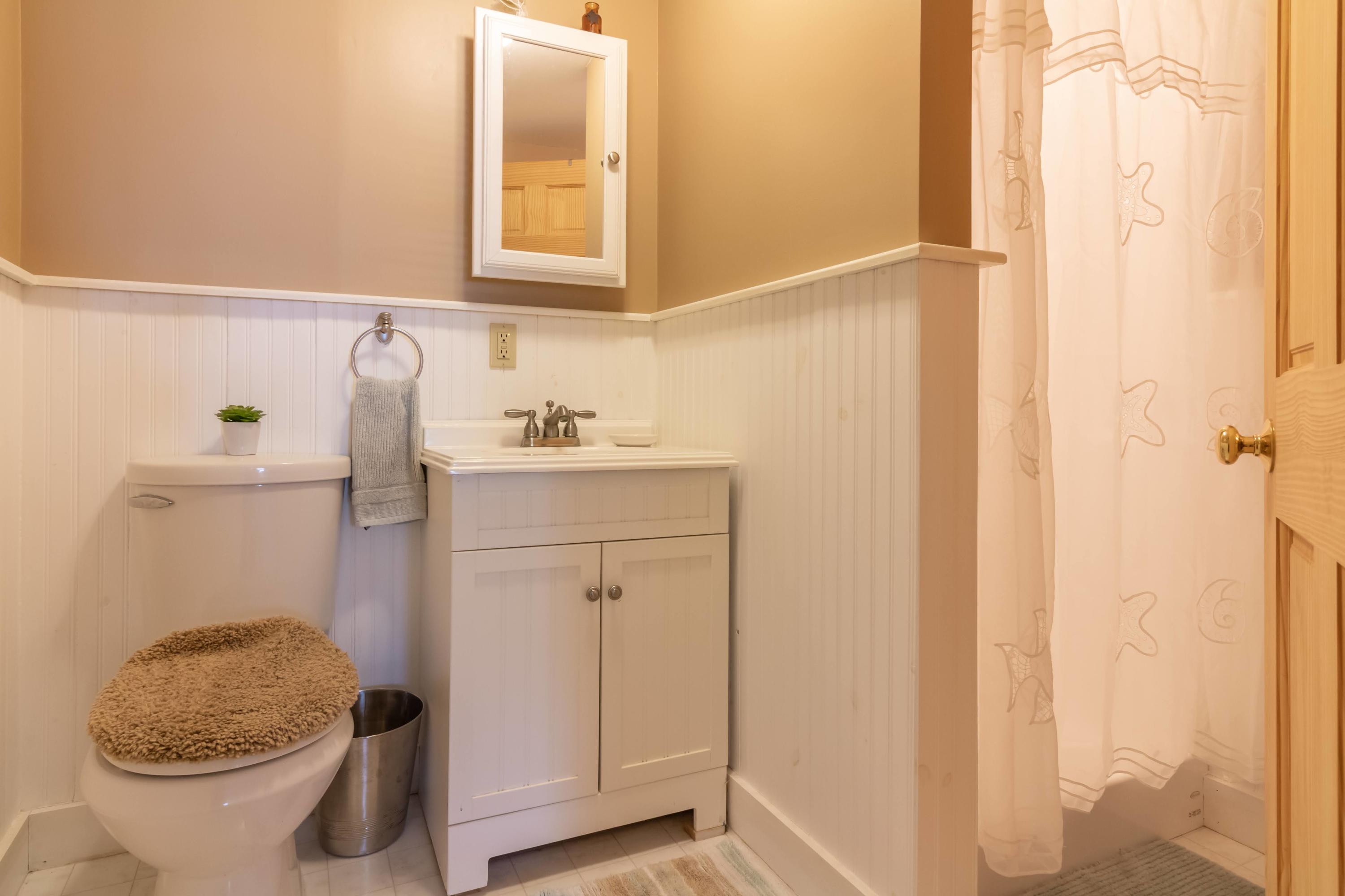 238 Duck Cove Road Bucksport, ME 04416 - Photo 24 of 40 238 Duck Cove Road Interiors-23