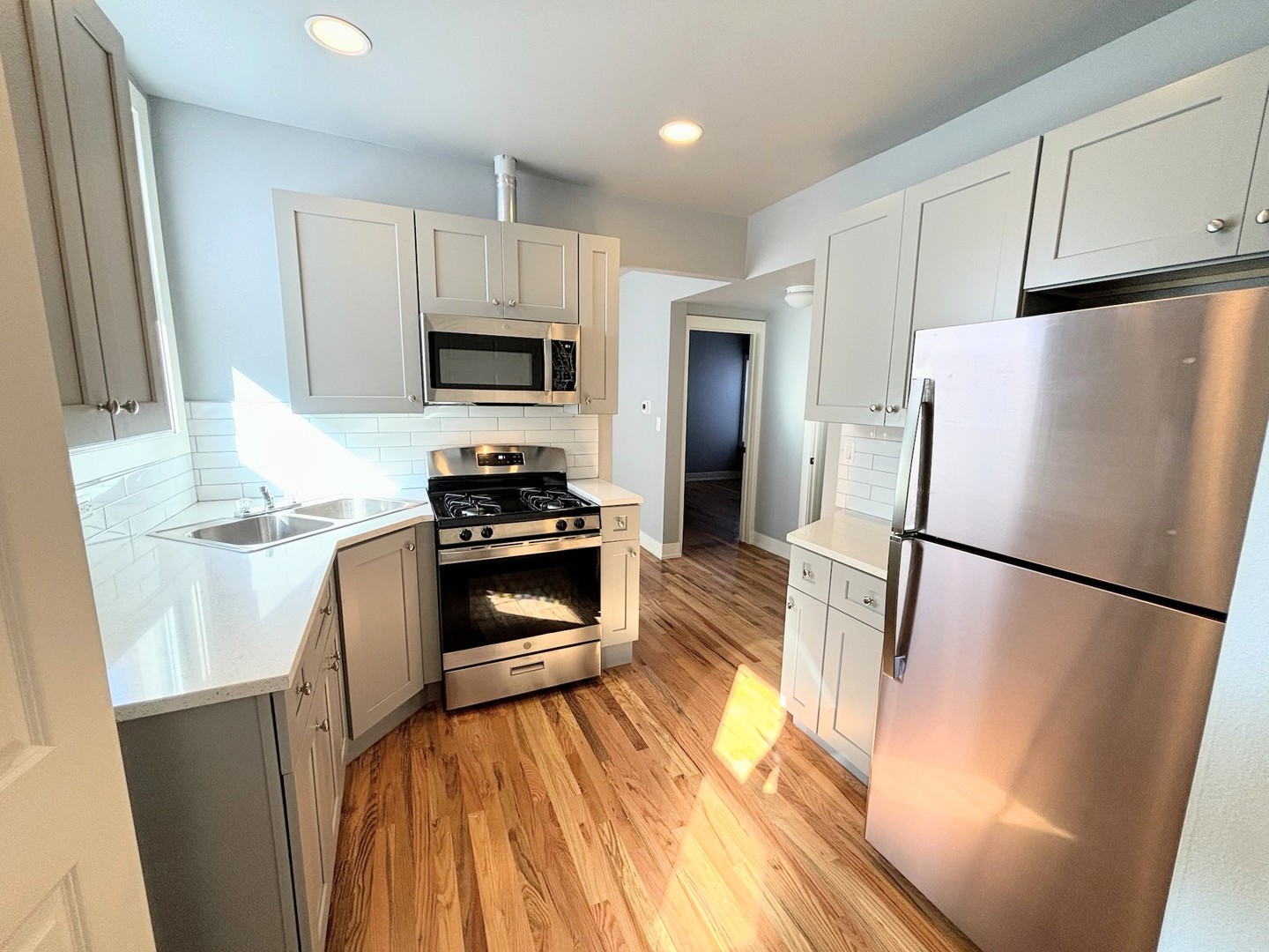 5231 South Michigan Avenue, Unit 2NR Chicago, IL 60615 - Photo 2 of 6