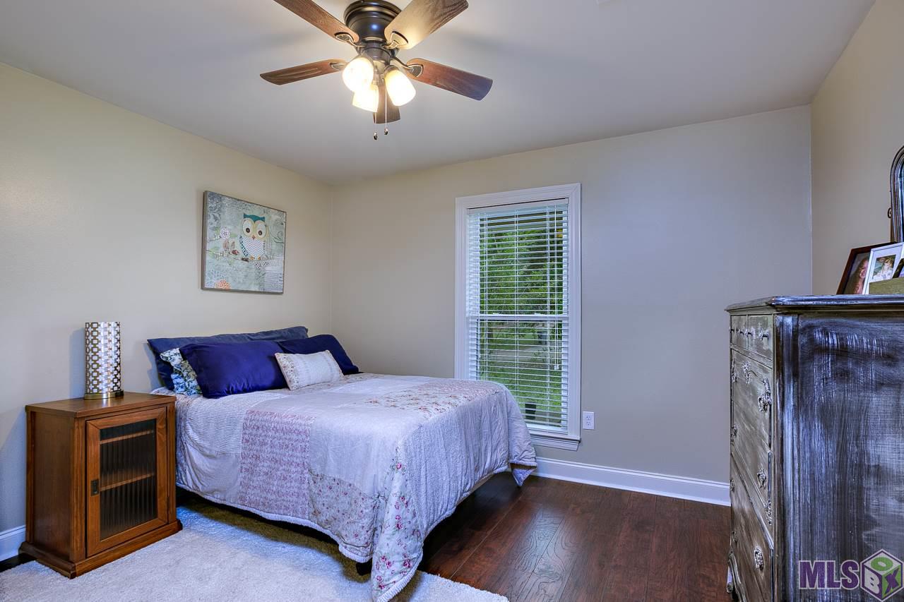 17133 Strain Road Baton Rouge, LA 70816 - Photo 9 of 19 Guest Bedroom