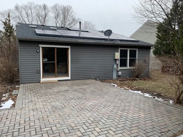 $349,900 | 2472 Fox Drive, Aurora, IL 60506