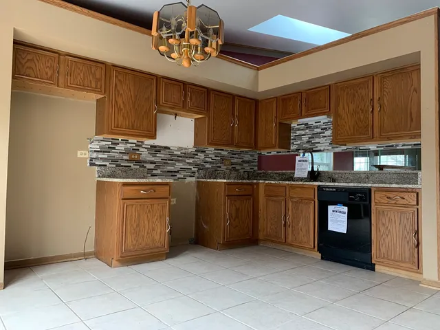 $349,900 | 2472 Fox Drive, Aurora, IL 60506