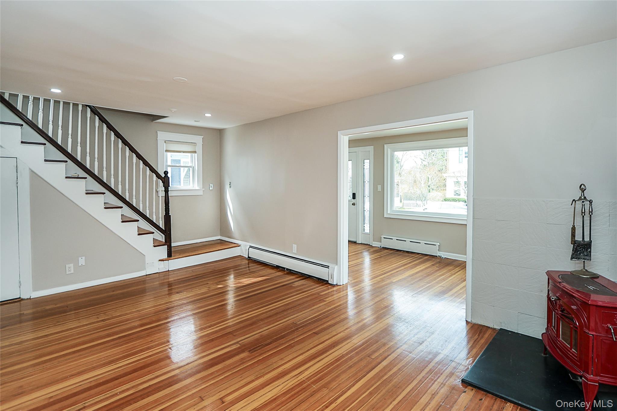 24 High Street Locust Valley, NY 11560 - Photo 7 of 35 Living Room