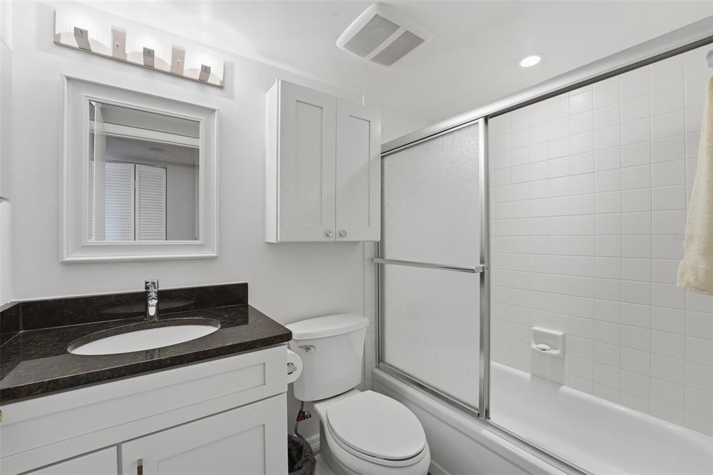 437 Cerromar Lane, Unit 520 Venice, FL 34293 - Photo 18 of 28