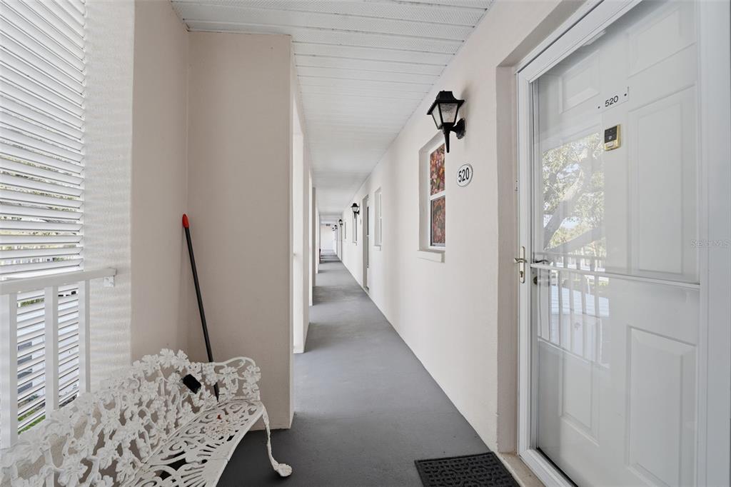 437 Cerromar Lane, Unit 520 Venice, FL 34293 - Photo 4 of 28