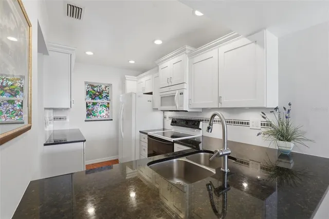 $189,000 | 437 Cerromar Lane, Unit 520, Venice, FL 34293