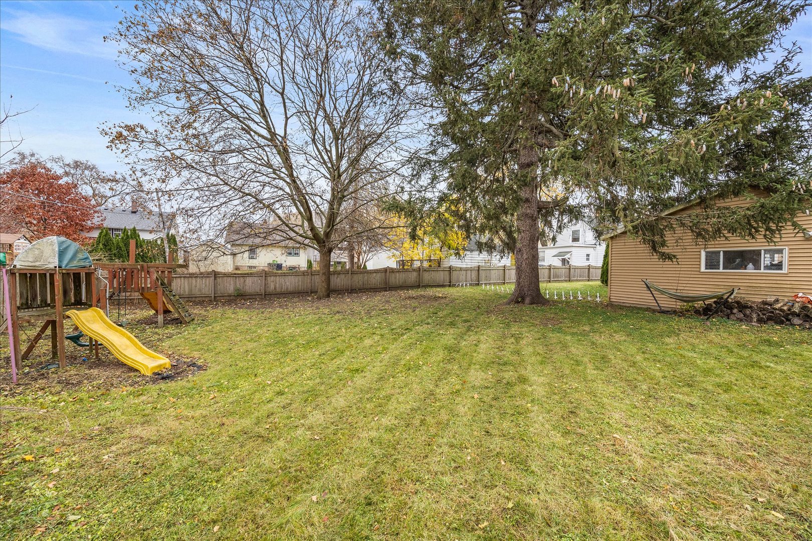 1017 Center Street Elgin, IL 60120 - Photo 25 of 27 a view of outdoor space with garden