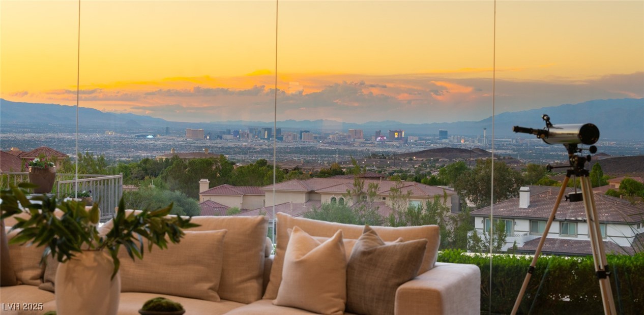 24 Kittansett Loop Henderson, NV 89052 - Photo 16 of 77