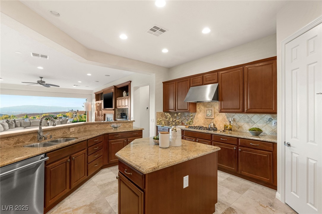 24 Kittansett Loop Henderson, NV 89052 - Photo 23 of 77