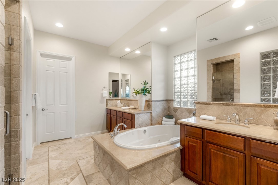 24 Kittansett Loop Henderson, NV 89052 - Photo 29 of 77