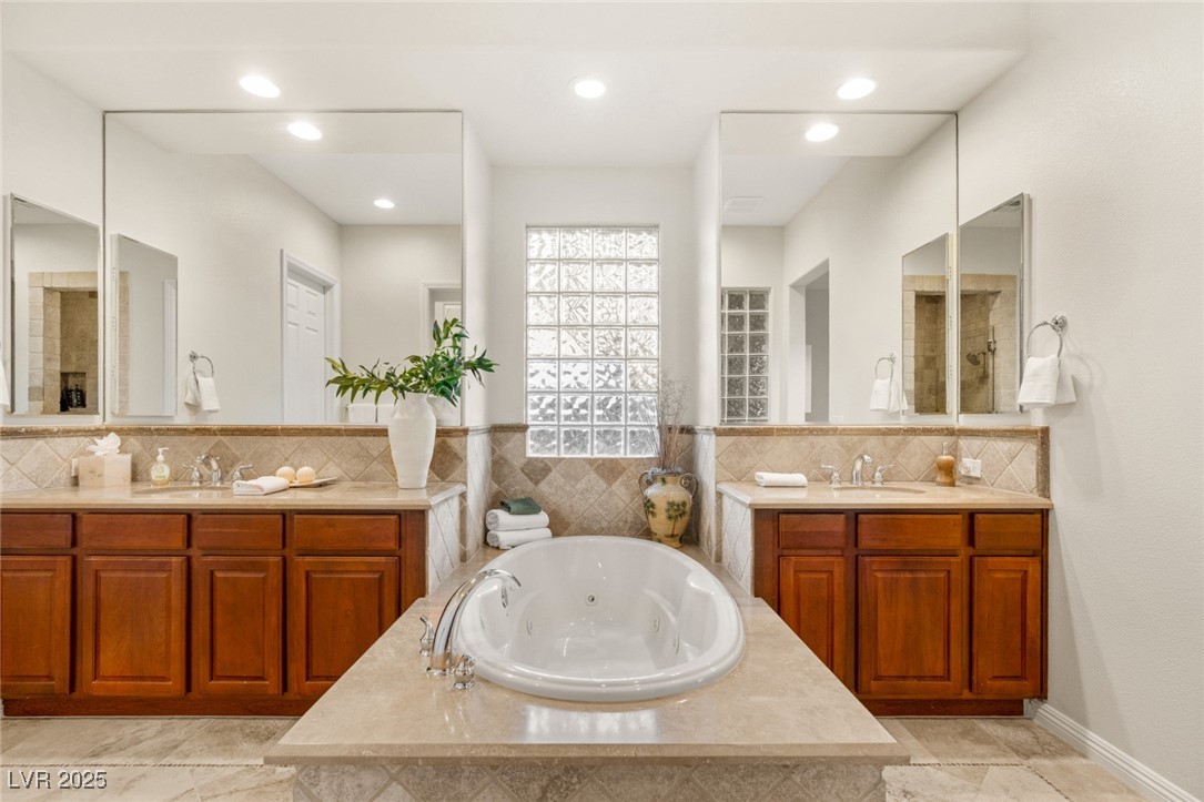 24 Kittansett Loop Henderson, NV 89052 - Photo 30 of 77