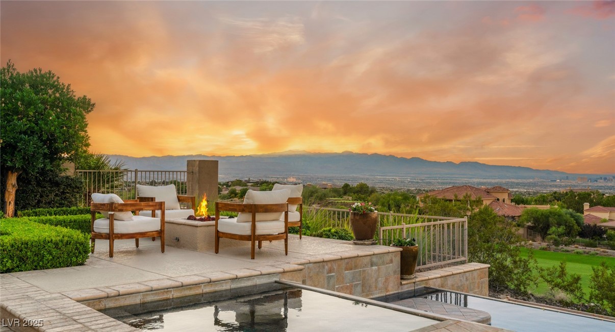 24 Kittansett Loop Henderson, NV 89052 - Photo 49 of 77