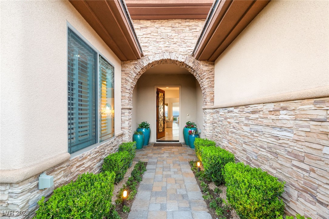 24 Kittansett Loop Henderson, NV 89052 - Photo 7 of 77