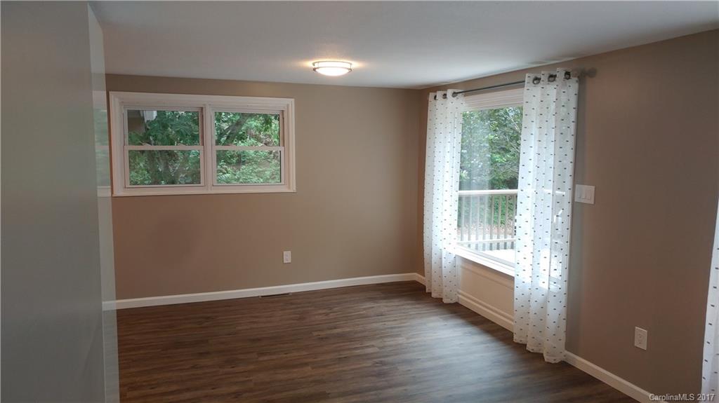 32 New Valley Road Swannanoa, NC 28778 - Photo 4 of 18 Gallery Image 4
