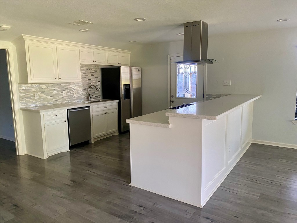 1505 Chippendale Road Houston, TX 77018 - Photo 2 of 18 remodeled kitchen in main house