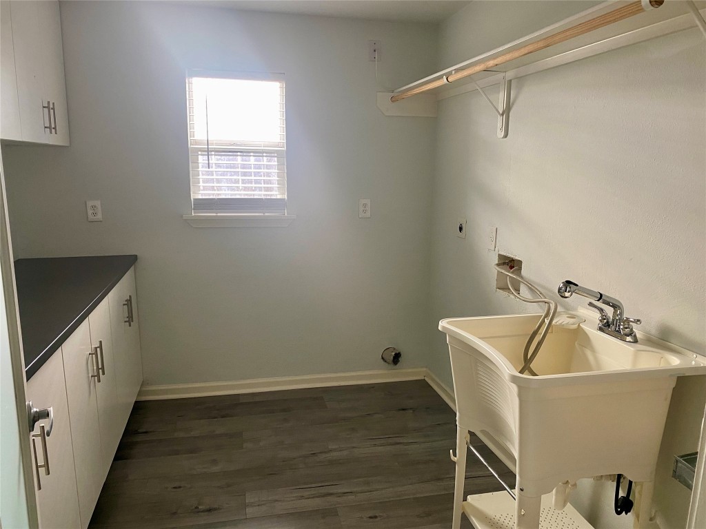 1505 Chippendale Road Houston, TX 77018 - Photo 6 of 18 oversized laundry room