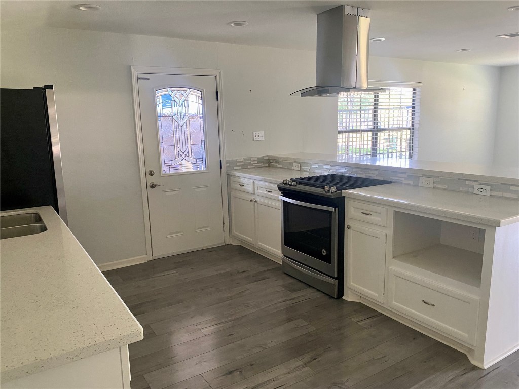 1505 Chippendale Road Houston, TX 77018 - Photo 7 of 18 another view of the main house kitchen and living room