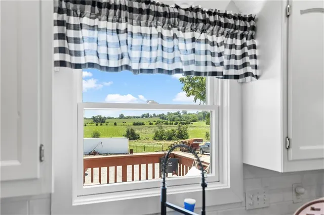 $579,900 | 809 Locust Street, Ridgeway, MO 64481