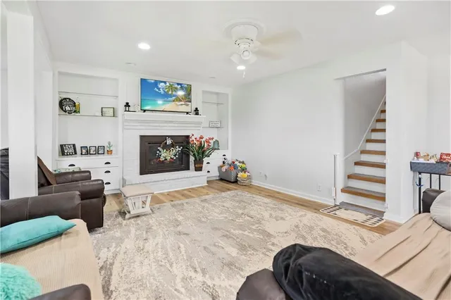 $579,900 | 809 Locust Street, Ridgeway, MO 64481