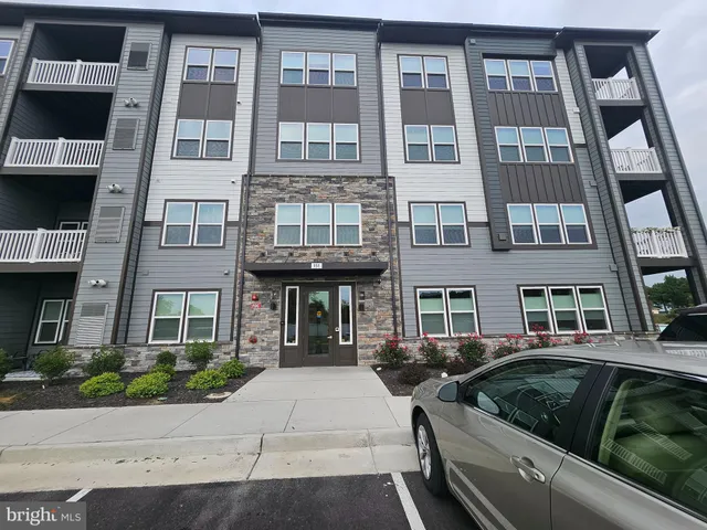 $312,000 | 151 McCormick Circle, Unit 203, Winchester, VA 22602