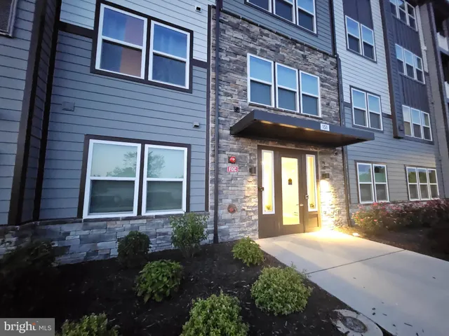 $312,000 | 151 McCormick Circle, Unit 203, Winchester, VA 22602
