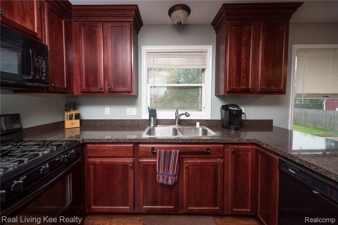 5191 Middleboro Road Grand Blanc, MI 48439 - Photo 9 of 37 MK7_2603.jpg