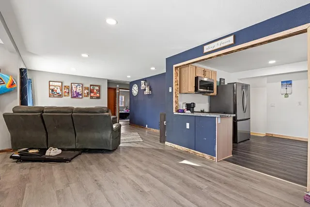 $145,000 | 302 South Oak Street, Hendricks, MN 56136