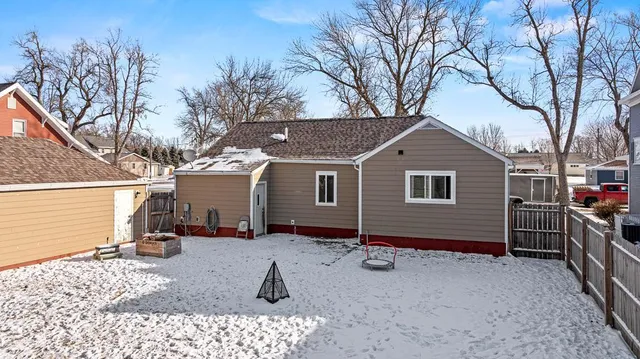 $145,000 | 302 South Oak Street, Hendricks, MN 56136