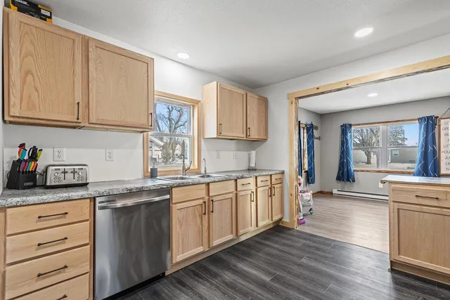 $145,000 | 302 South Oak Street, Hendricks, MN 56136