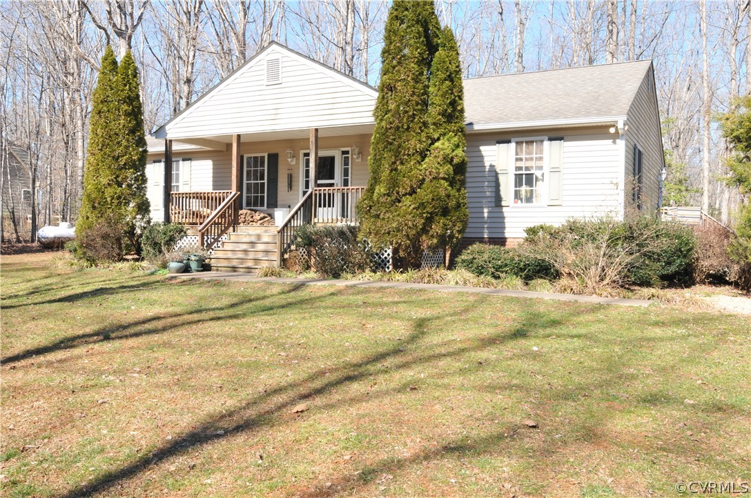 211 Rolling Path Road Louisa, VA 23093 - Photo 3 of 30 a view of fountain in front of house