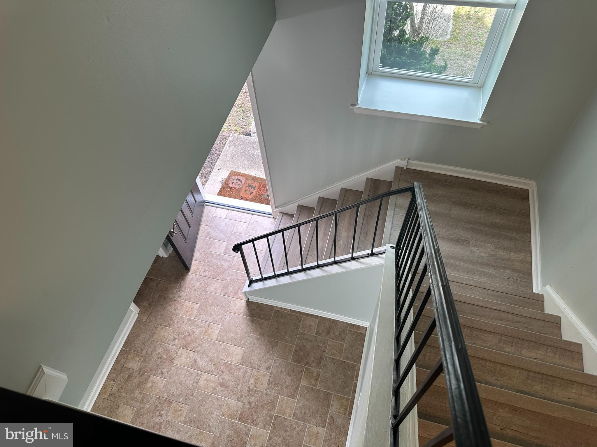 77 Kanabe Drive Westampton, NJ 08060 - Photo 5 of 30 a view of entryway