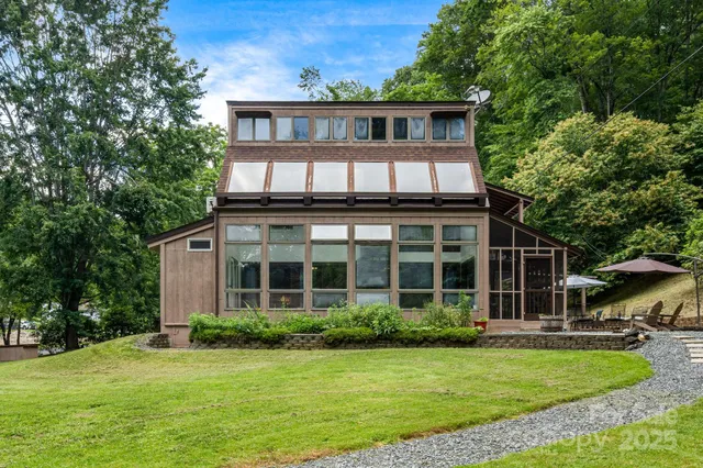 $437,900 | 79 Creekside Lane, Spruce Pine, NC 28777