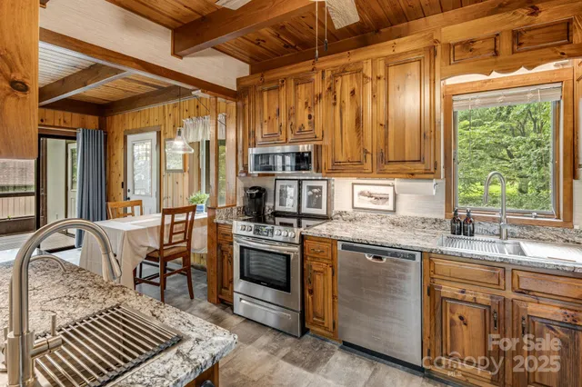 $437,900 | 79 Creekside Lane, Spruce Pine, NC 28777