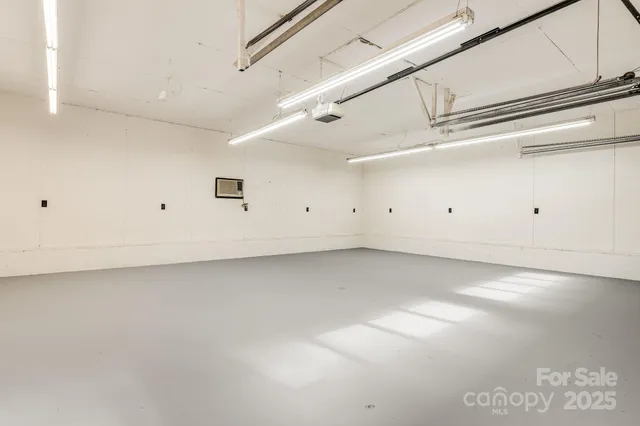 $437,900 | 79 Creekside Lane, Spruce Pine, NC 28777