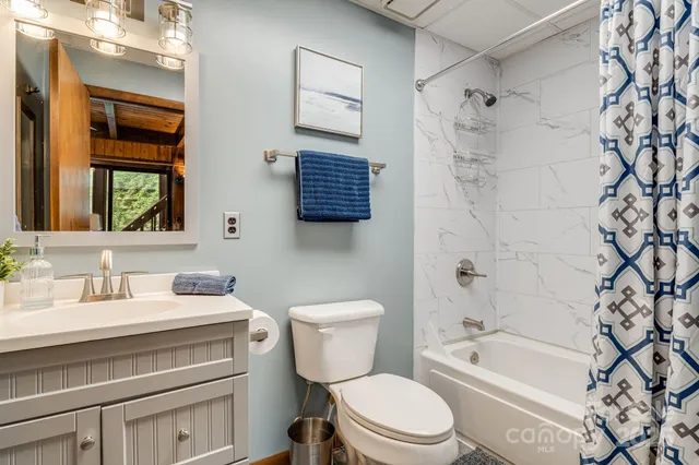 $437,900 | 79 Creekside Lane, Spruce Pine, NC 28777