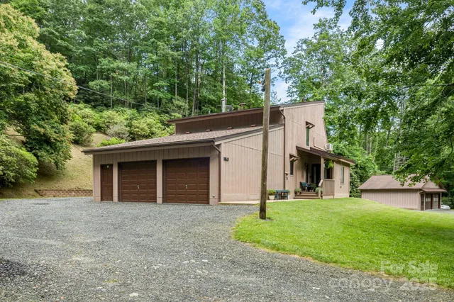 $437,900 | 79 Creekside Lane, Spruce Pine, NC 28777