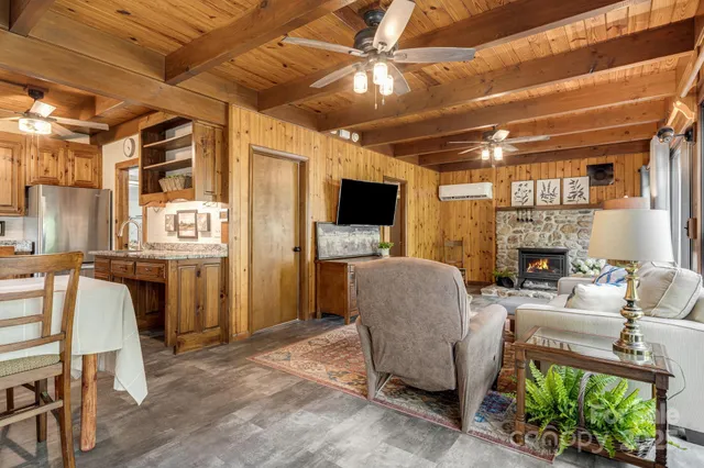 $437,900 | 79 Creekside Lane, Spruce Pine, NC 28777