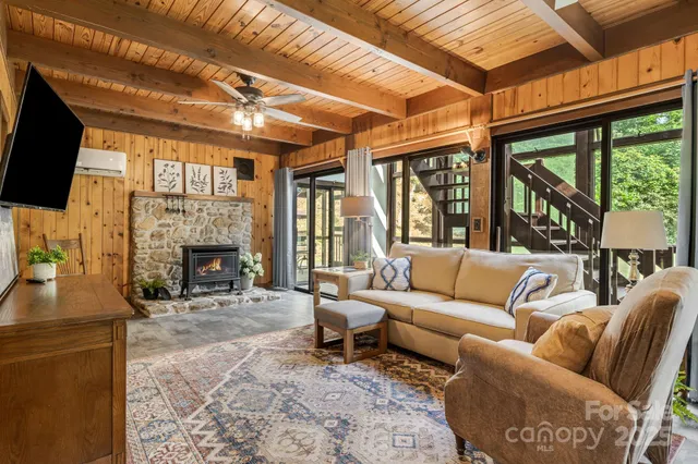 $437,900 | 79 Creekside Lane, Spruce Pine, NC 28777