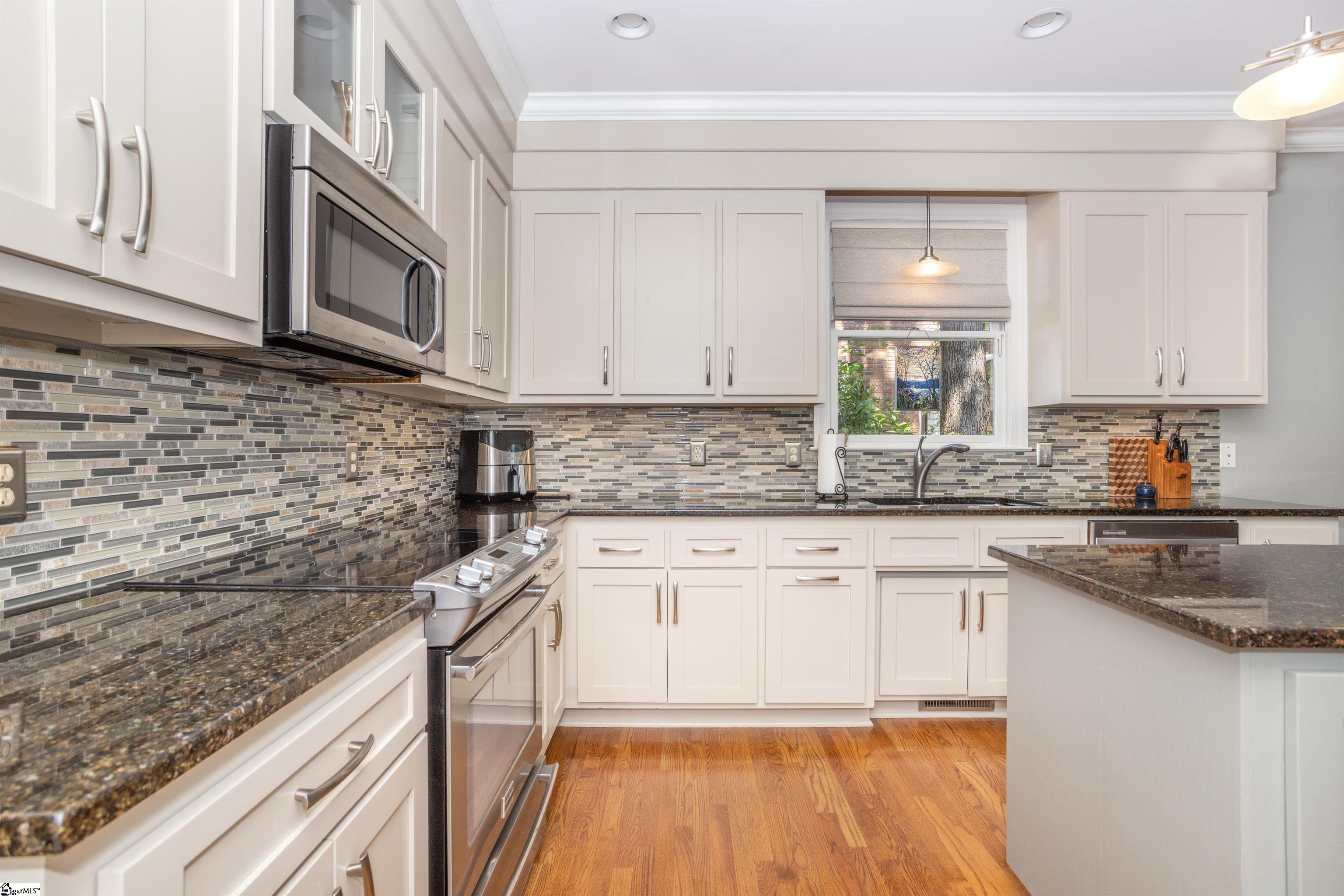 403 Sugar Mill Road Greer, SC 29650 - Photo 13 of 36