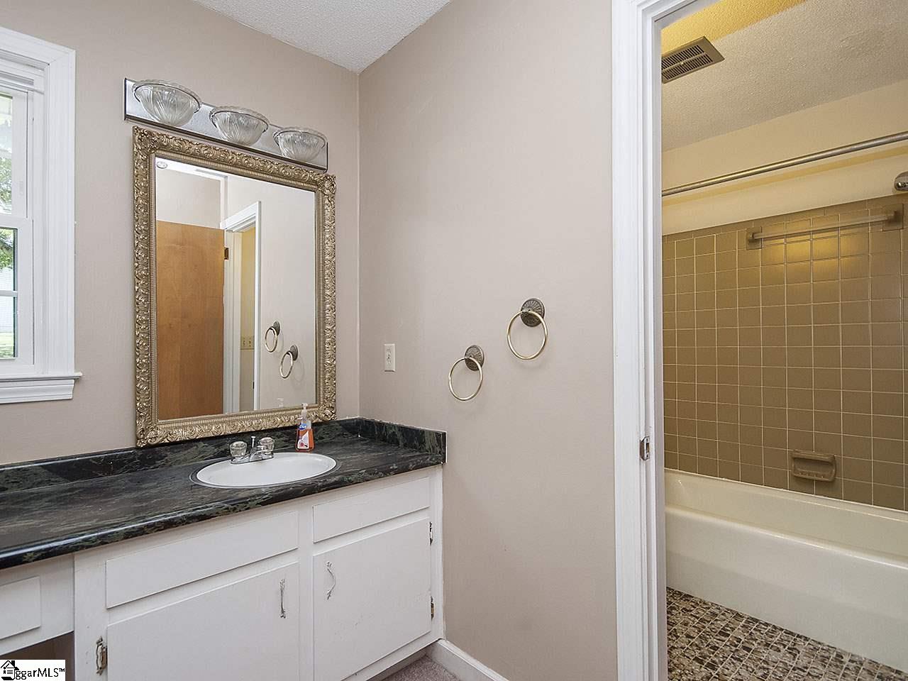 105 Georgetown Way Easley, SC 29640 - Photo 16 of 36 Gallery Image 16