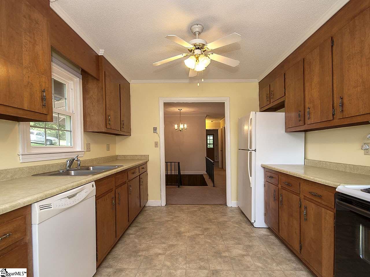 105 Georgetown Way Easley, SC 29640 - Photo 8 of 36 Gallery Image 8