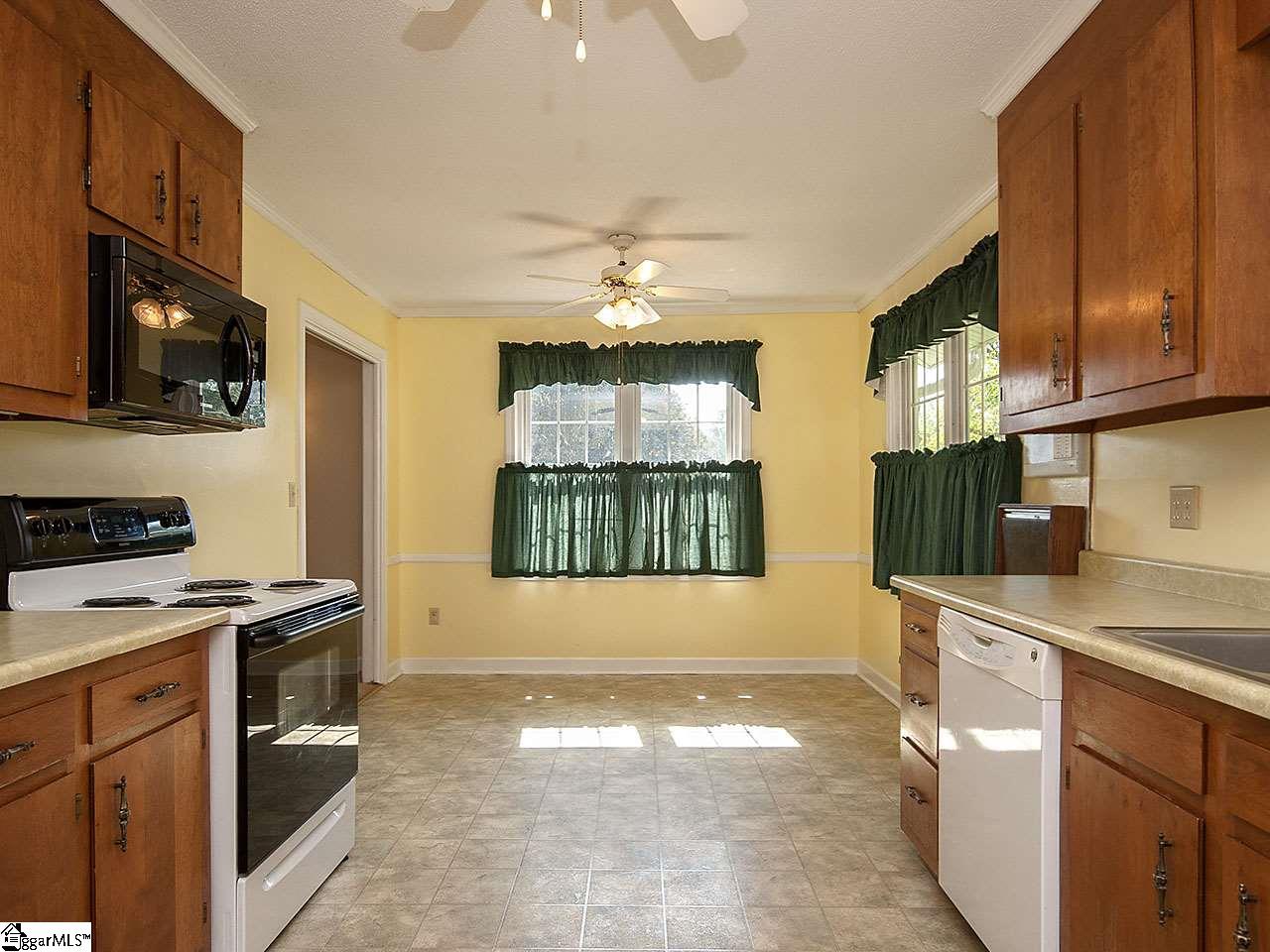 105 Georgetown Way Easley, SC 29640 - Photo 10 of 36 Gallery Image 10