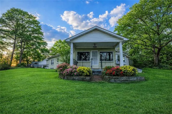 $2,100 | 2018 Pryor Road Southwest, Atlanta, GA 30315