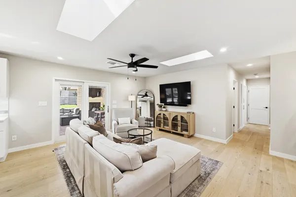 $799,000 | 6703 Duquesne Drive, Austin, TX 78723